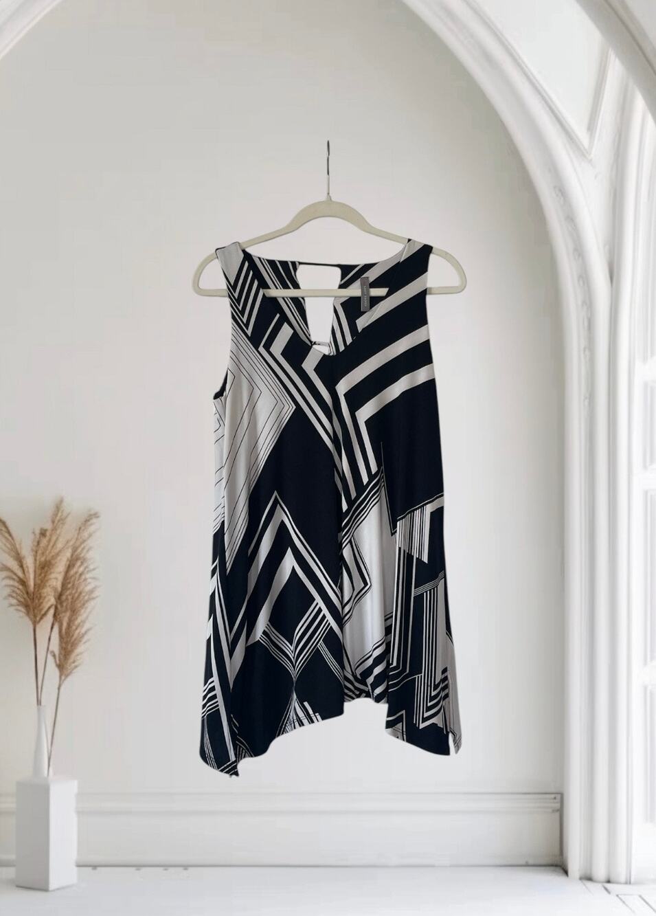 Woman’s Last Tango Tunic Sleeveless Black White Medium
